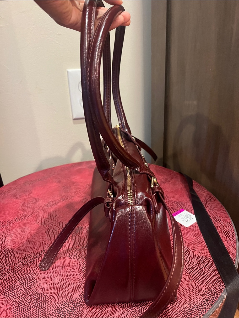 Urban Expressions Burgundy Leather Barrel Shoulder Bag - Picture 3 of 4